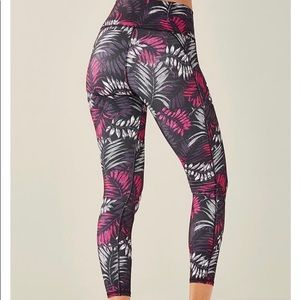 Fabletics high waisted Capri NWT size L